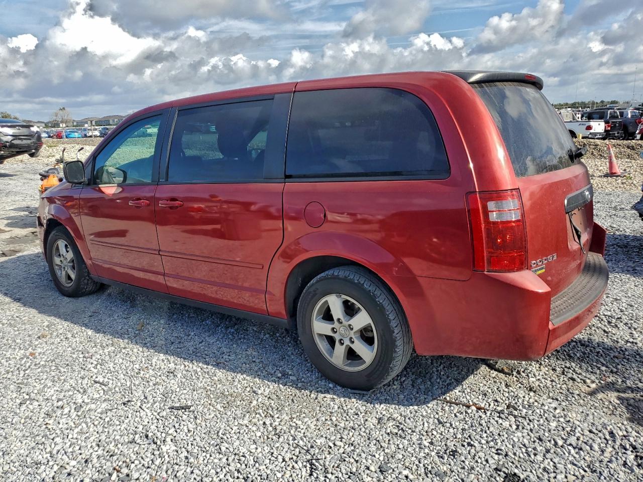2010 DODGE GRAND CARAVAN SE photo 2