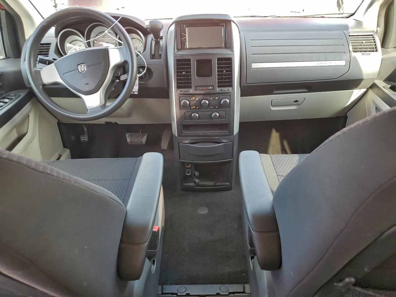 2010 DODGE GRAND CARAVAN SE photo 8