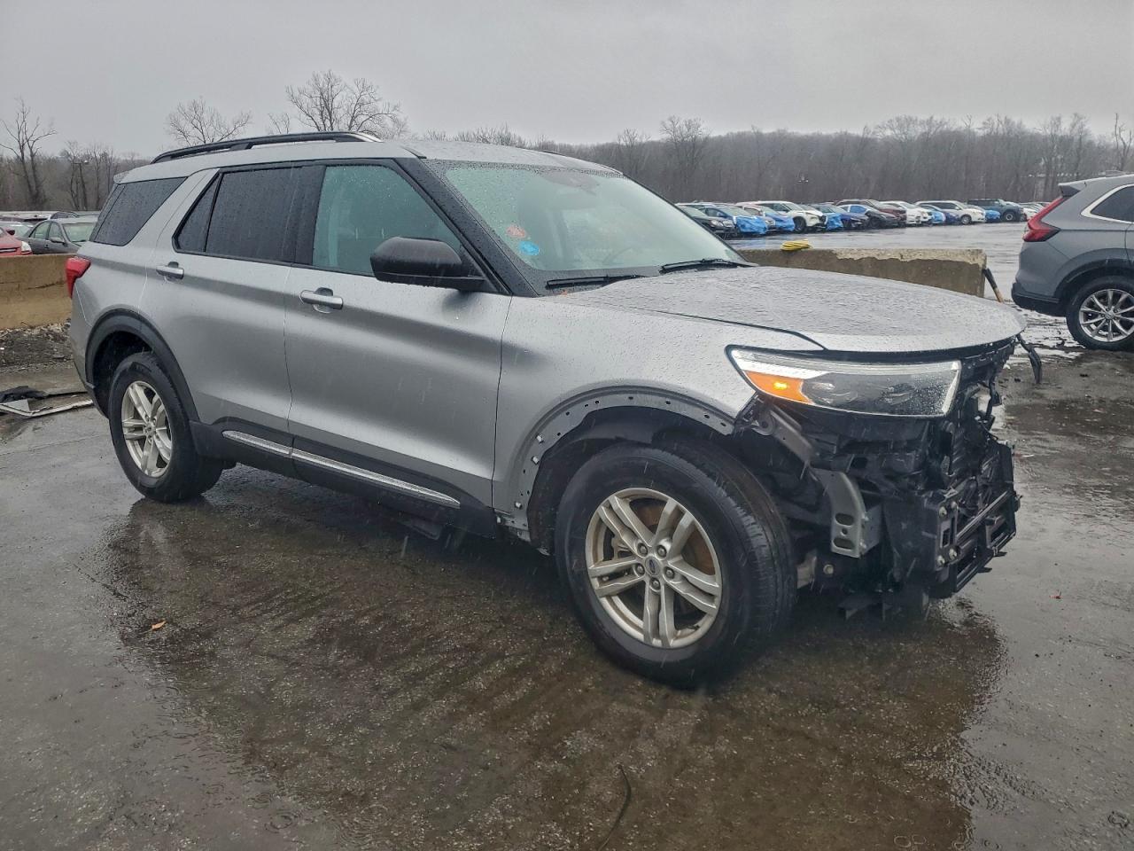 2021 FORD EXPLORER XLT photo 4