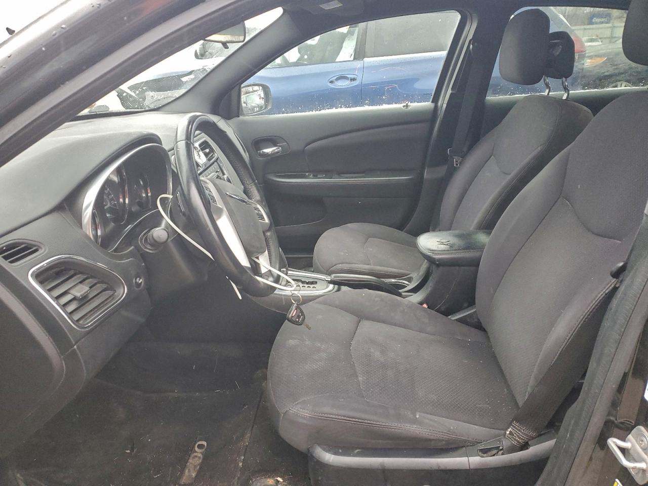 2013 CHRYSLER 200 TOURING photo 7