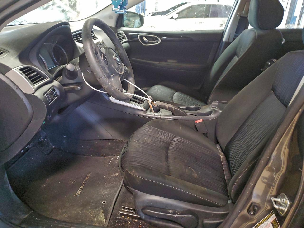 2019 NISSAN SENTRA S photo 7