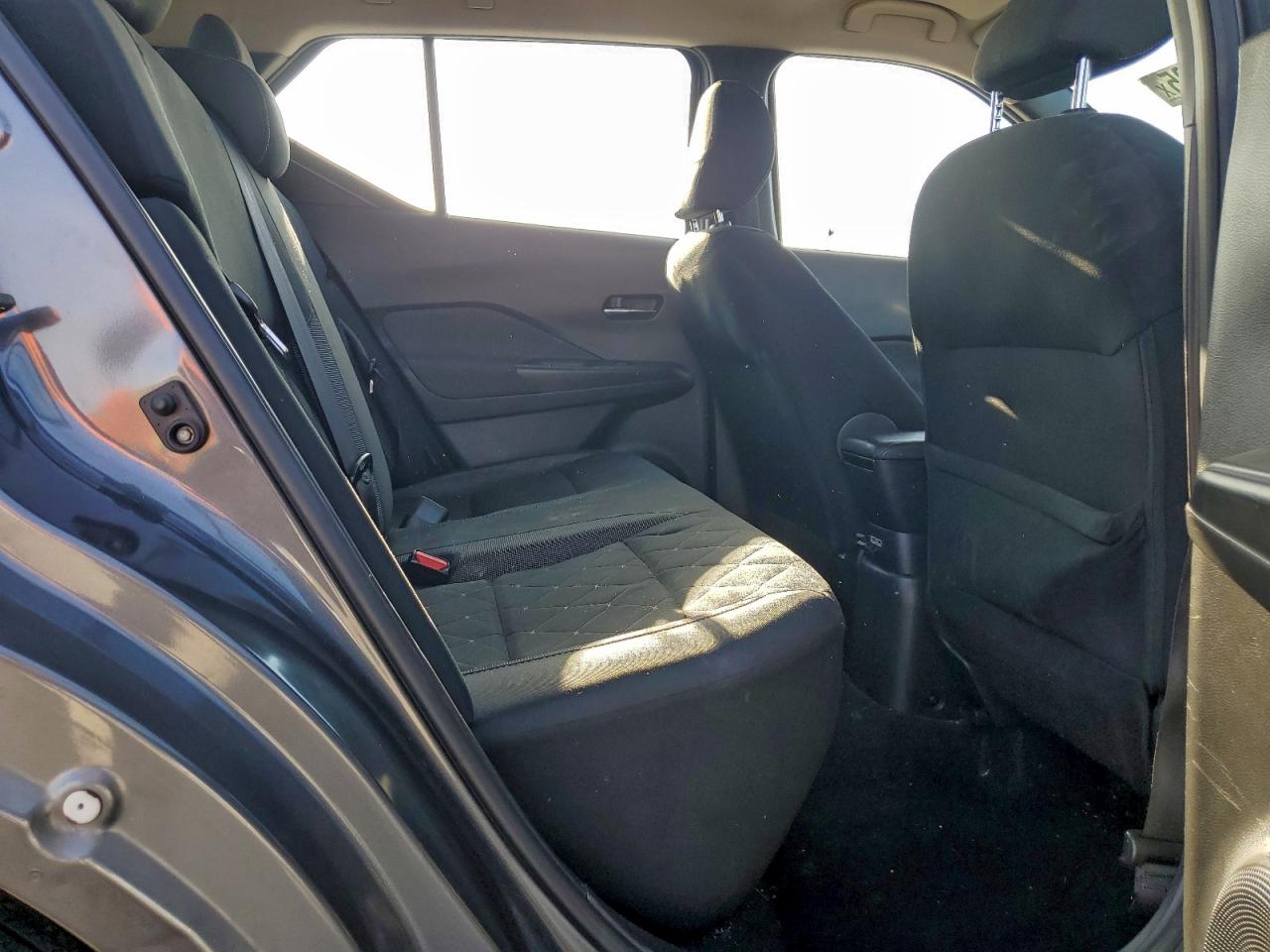 2020 NISSAN KICKS SV photo 10