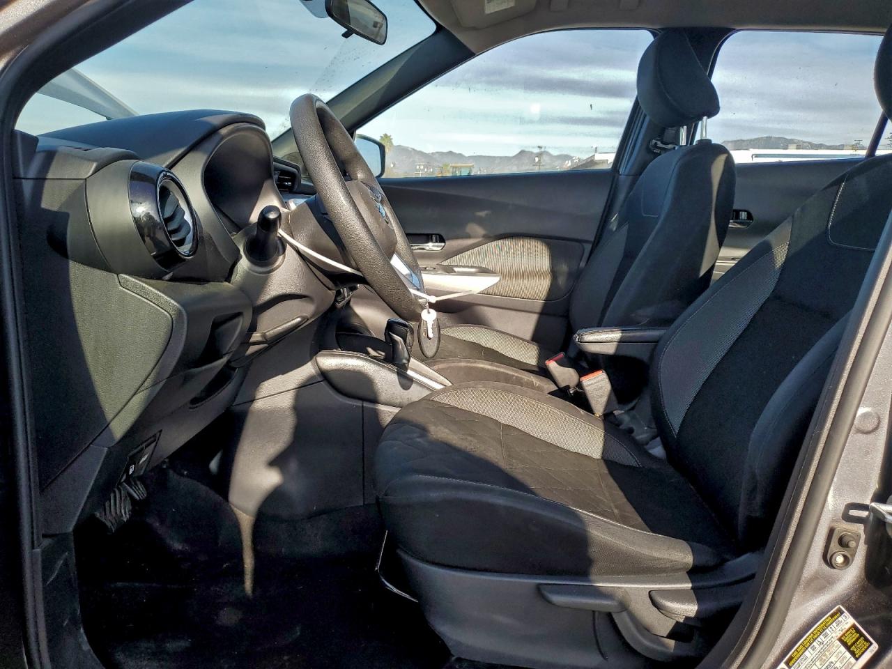 2020 NISSAN KICKS SV photo 7