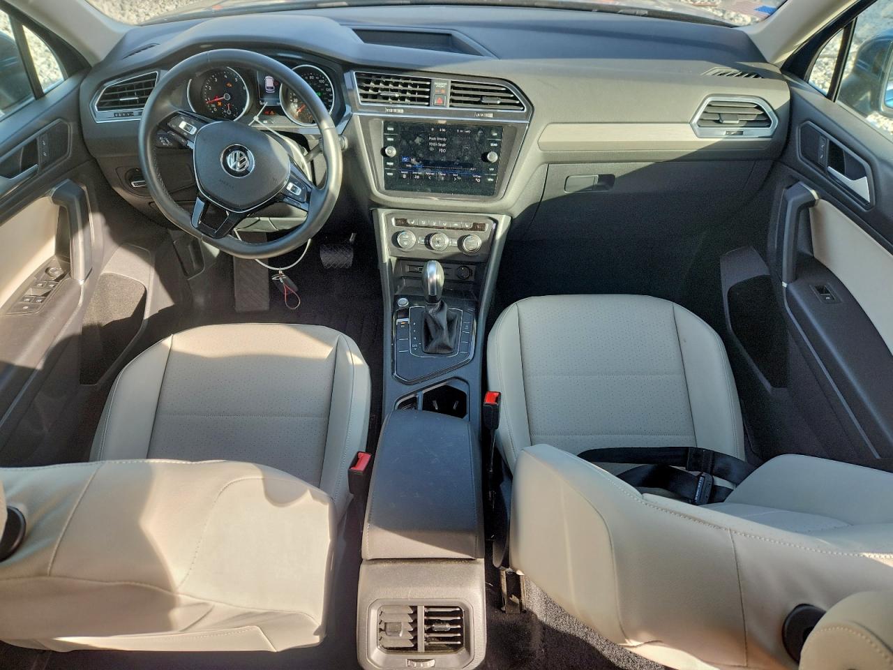 2020 VOLKSWAGEN TIGUAN SE photo 8