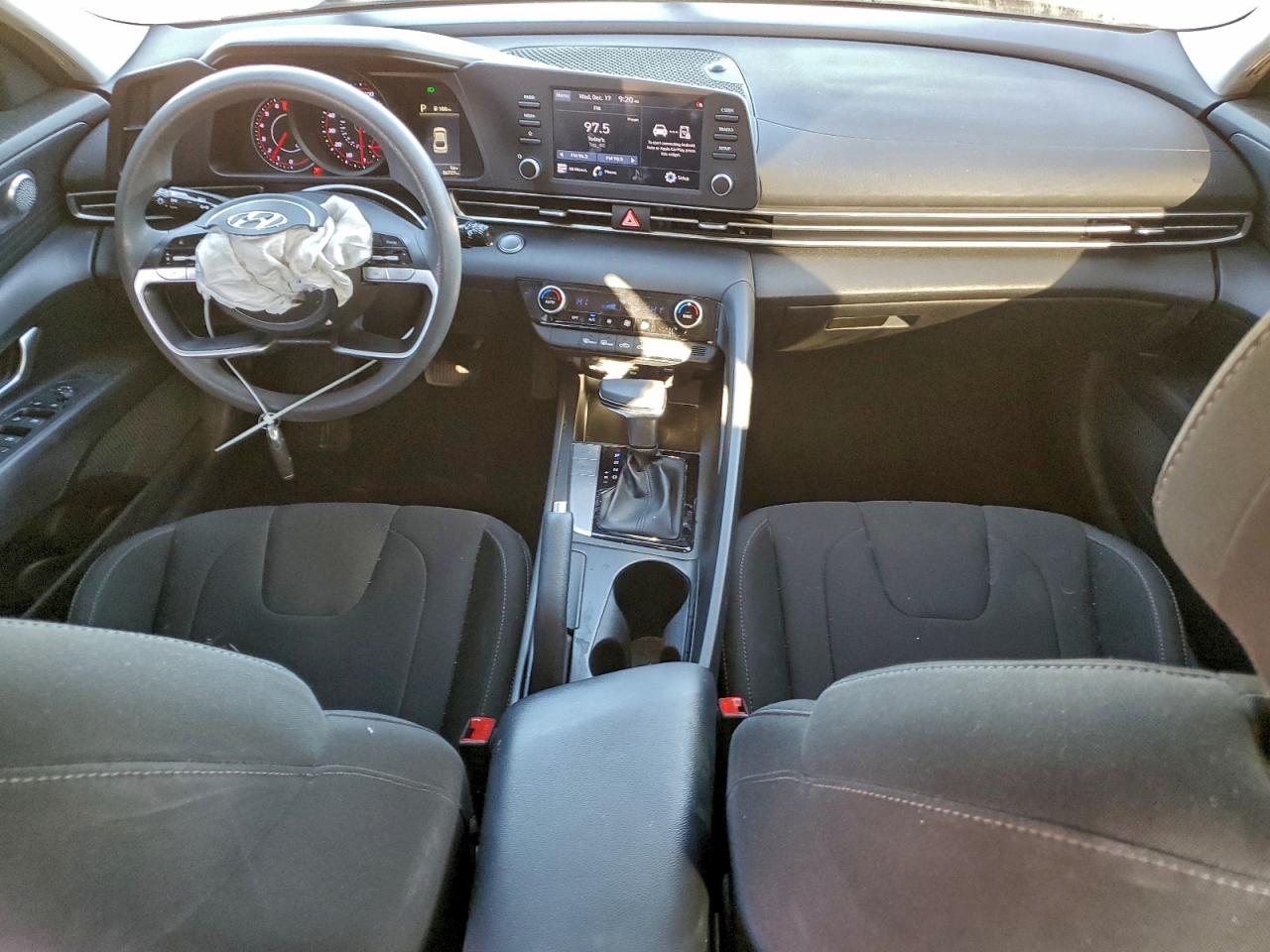 2022 HYUNDAI ELANTRA SEL photo 8