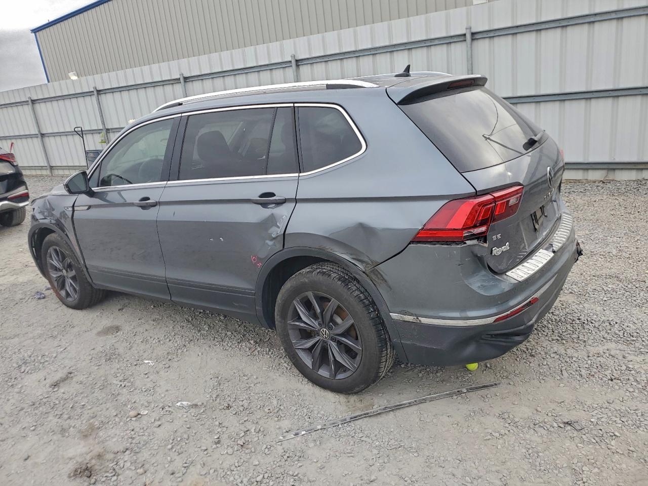 2024 VOLKSWAGEN TIGUAN SE photo 2