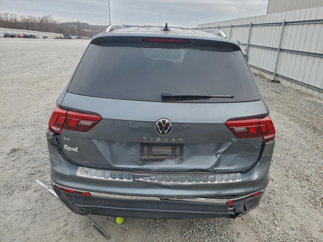 2024 VOLKSWAGEN TIGUAN SE photo 6