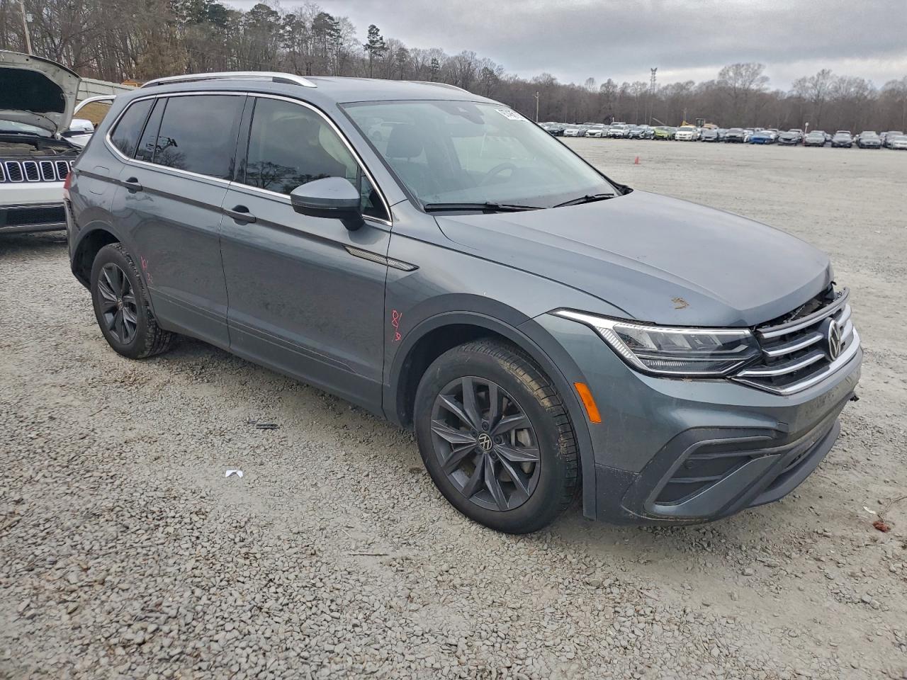 2024 VOLKSWAGEN TIGUAN SE photo 4