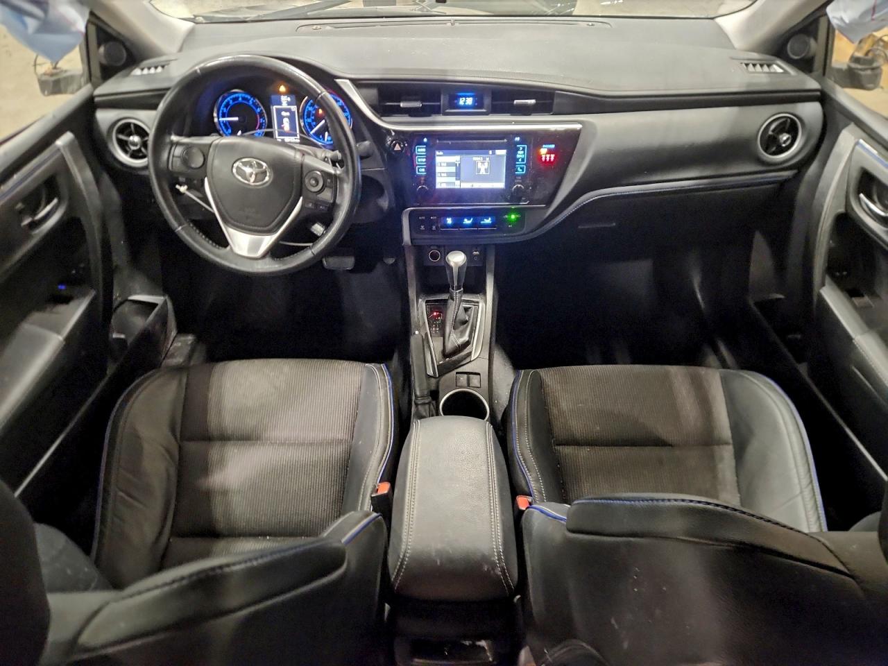 2019 TOYOTA COROLLA L photo 8