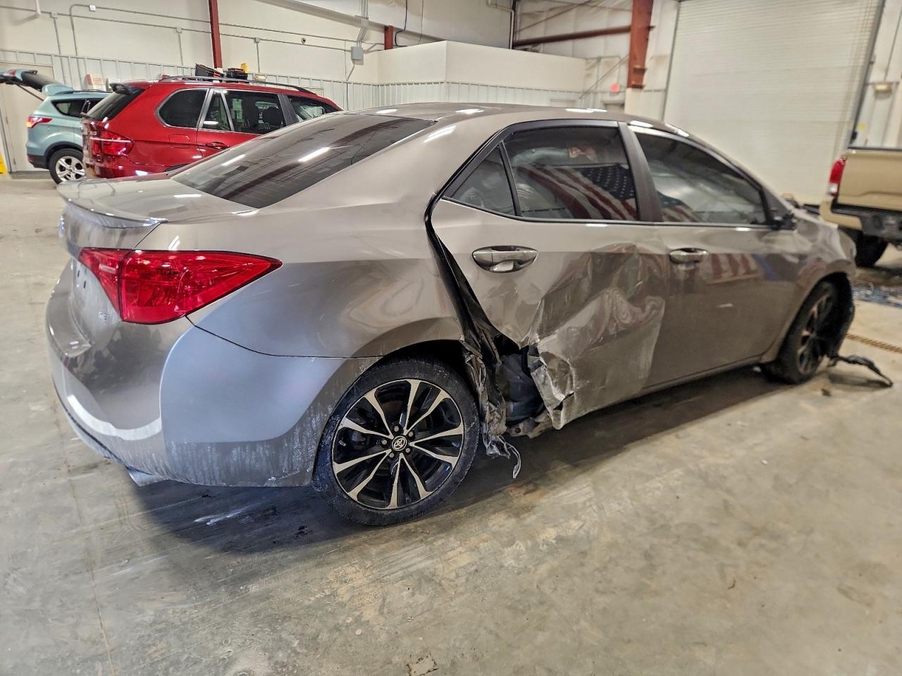 2019 TOYOTA COROLLA L photo 3