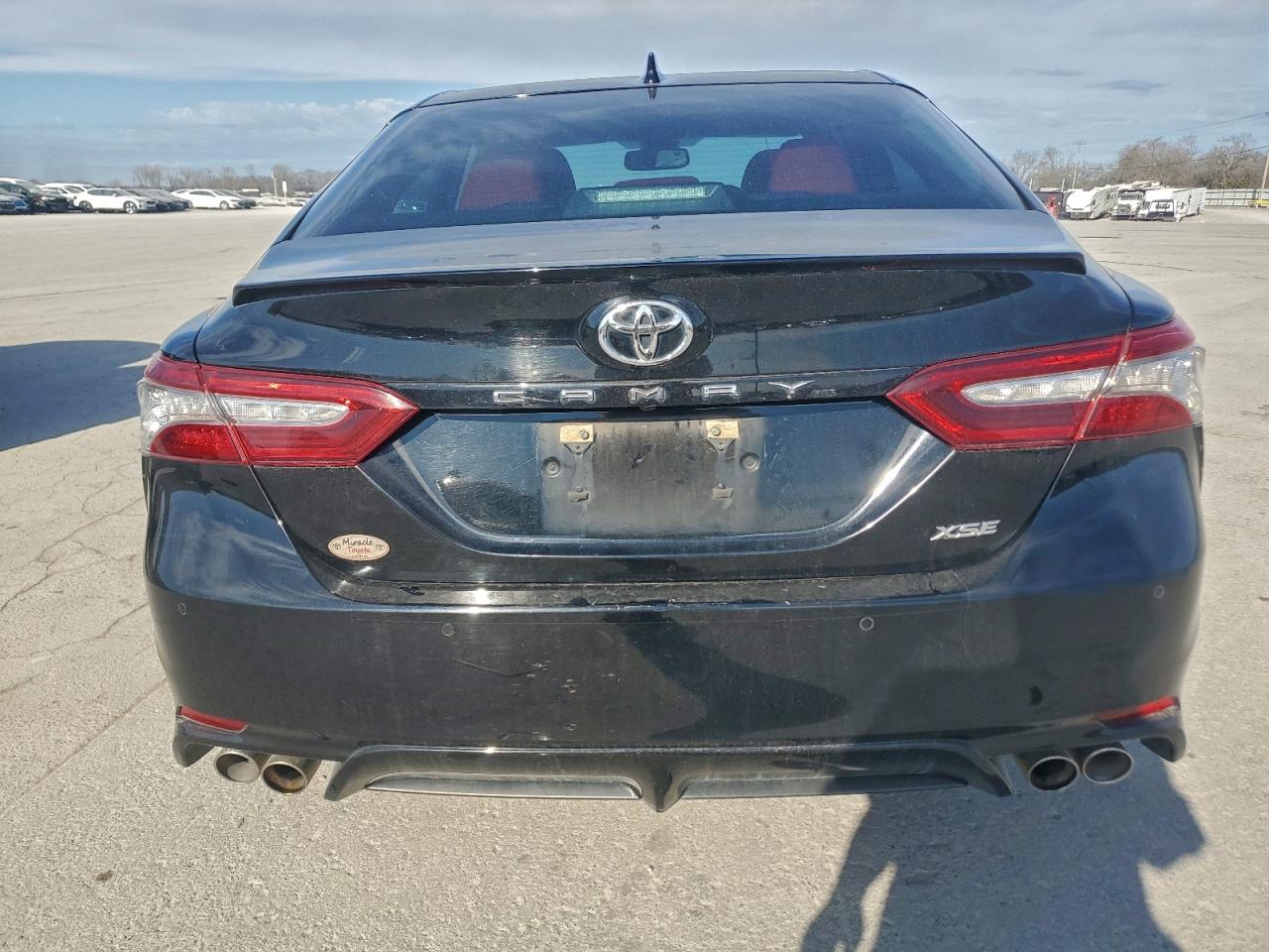 2018 TOYOTA CAMRY XSE photo 6