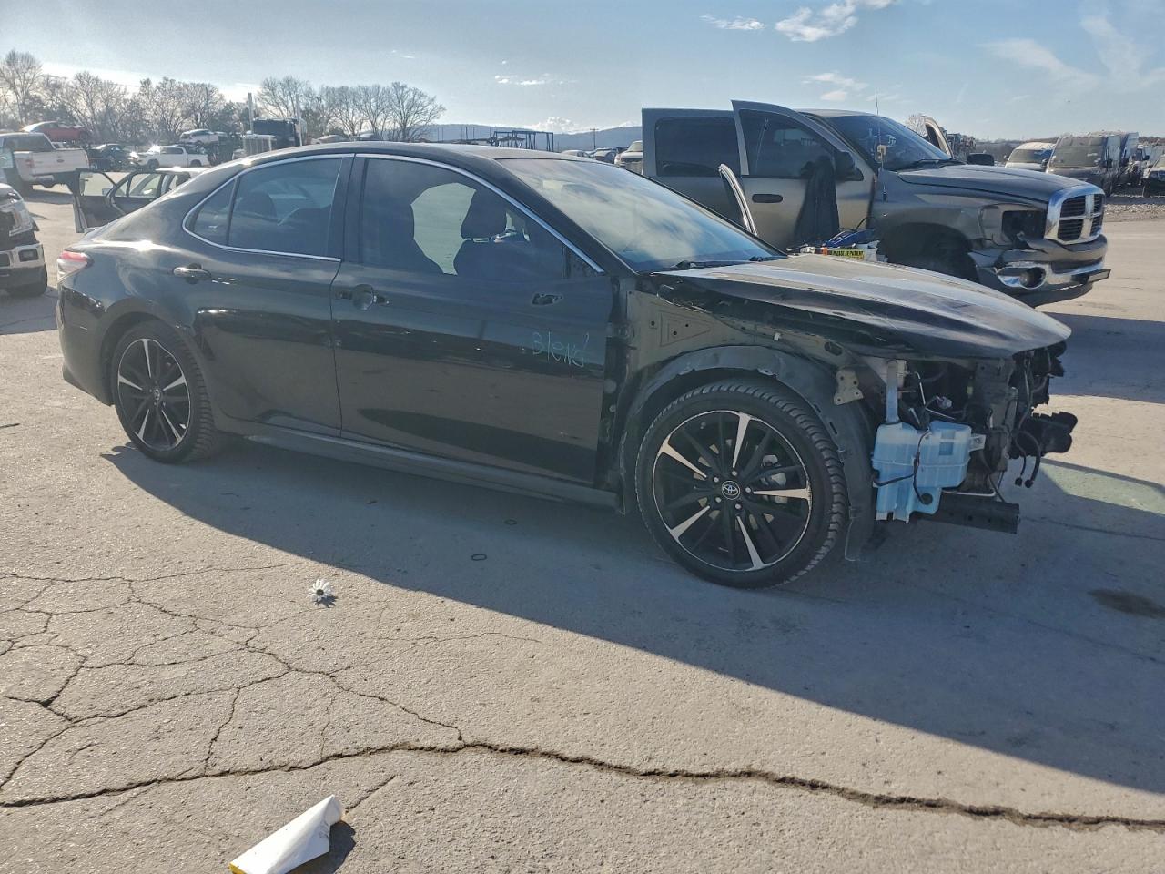 2018 TOYOTA CAMRY XSE photo 4