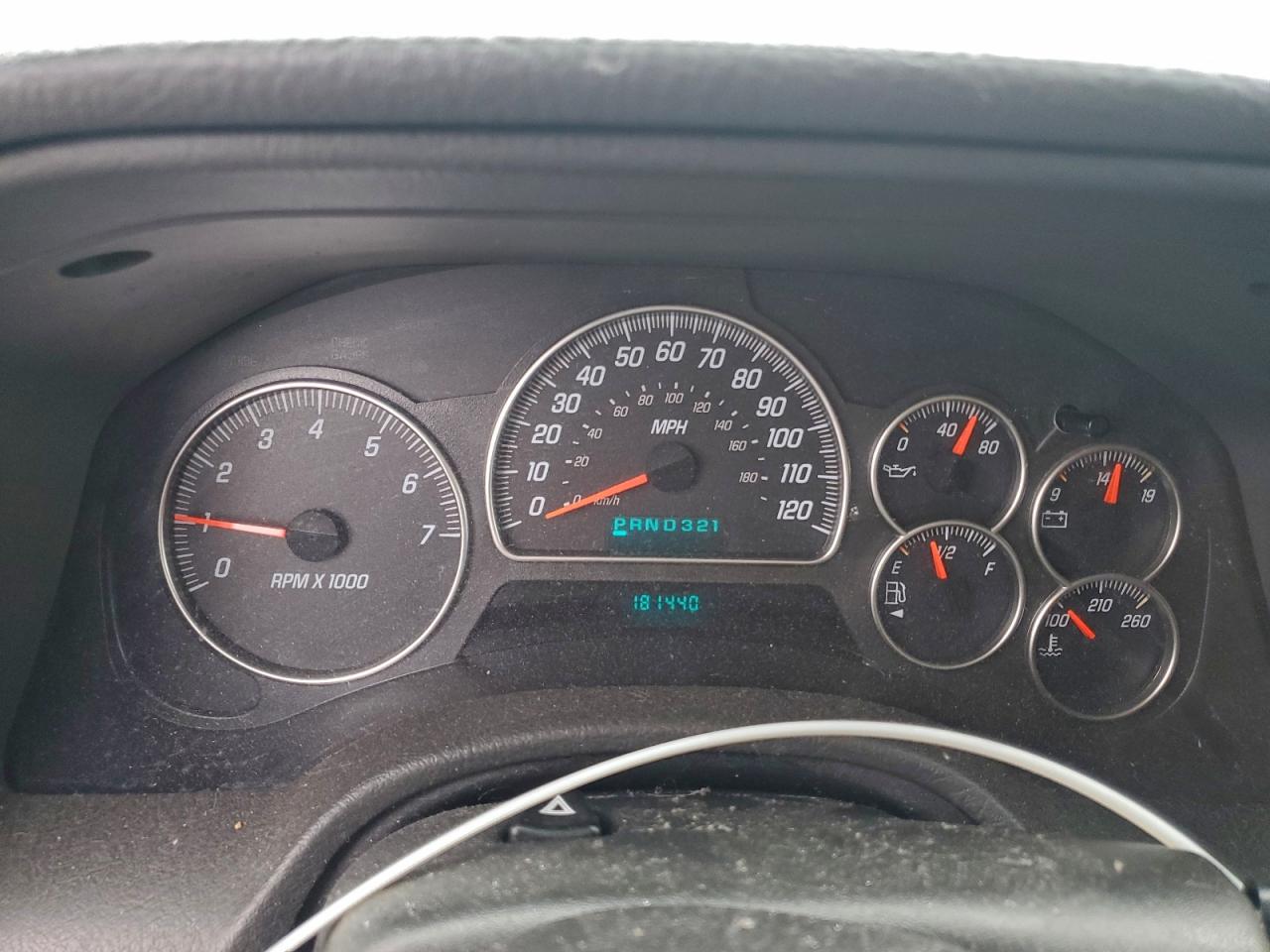 2004 GMC ENVOY photo 9