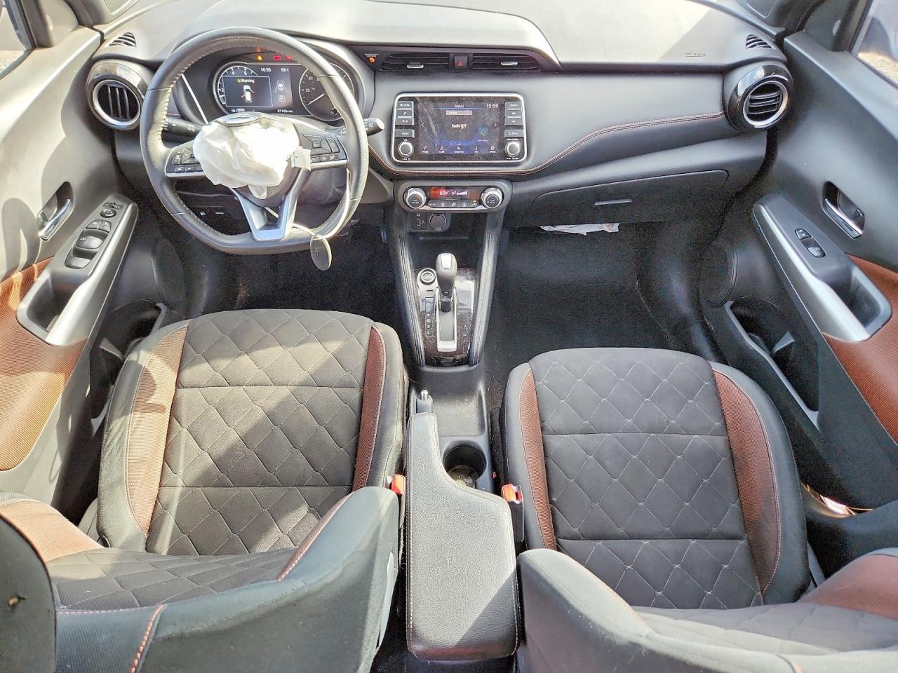 2020 NISSAN KICKS SR photo 8