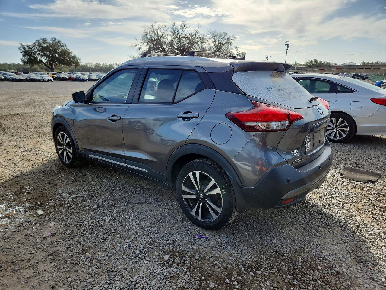 2020 NISSAN KICKS SR photo 2