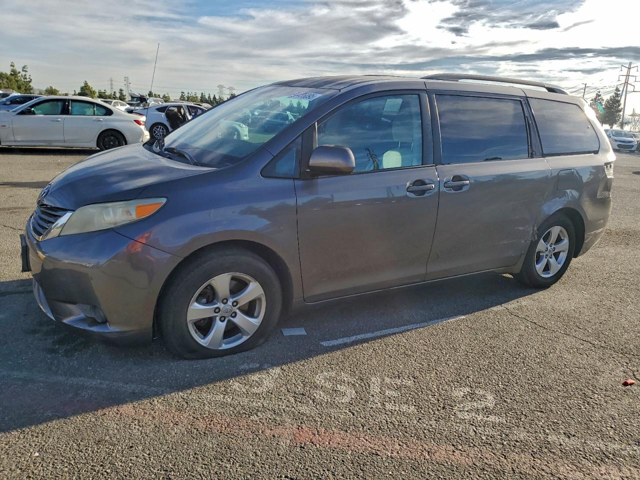 2013 TOYOTA SIENNA