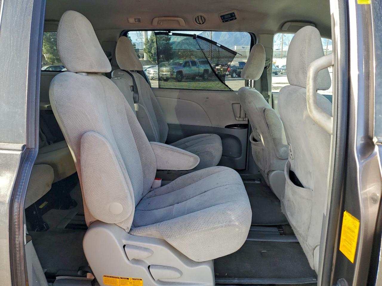 2013 TOYOTA SIENNA LE photo 11