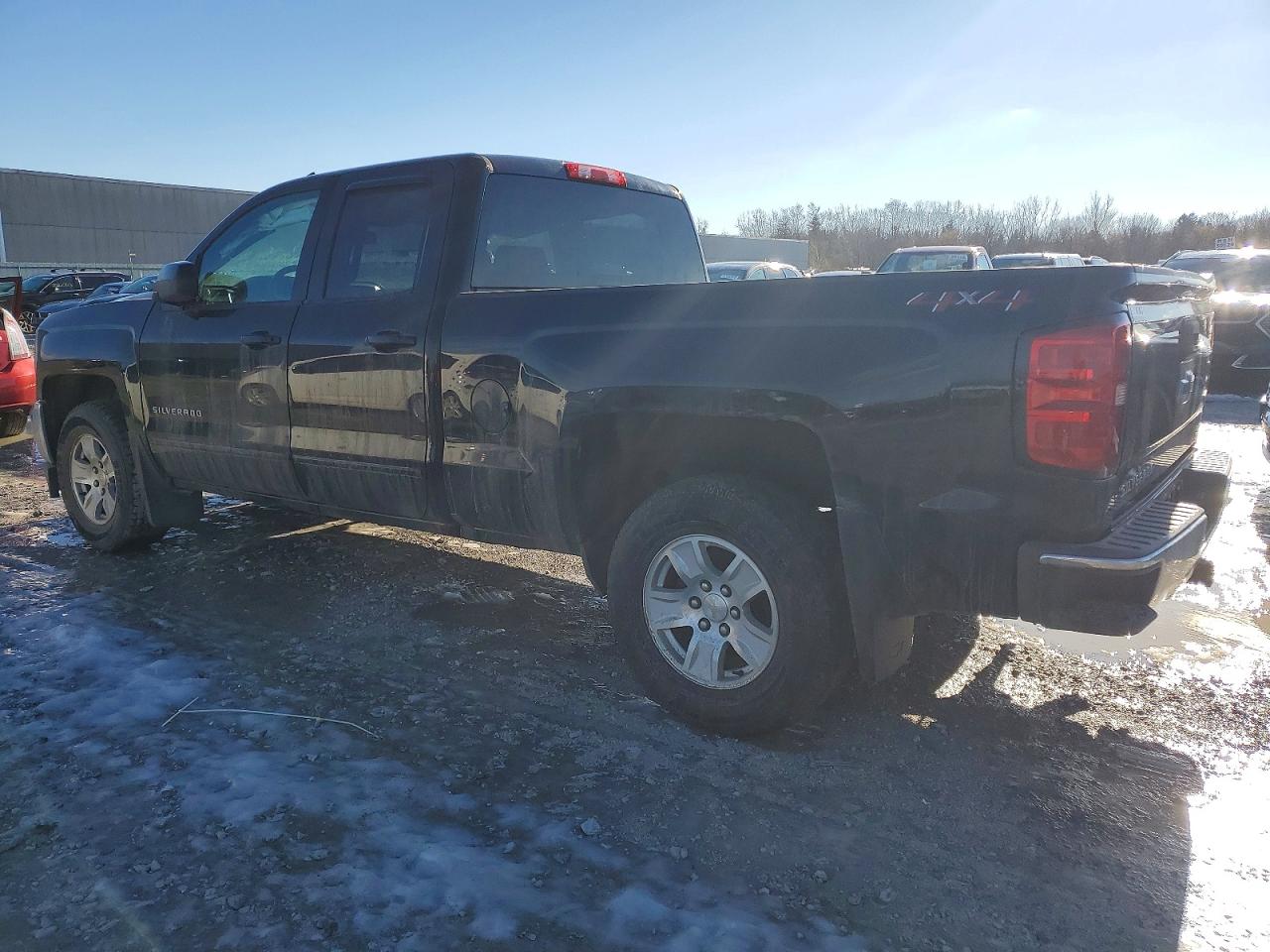 2018 CHEVROLET SILVERADO K1500 LT photo 2