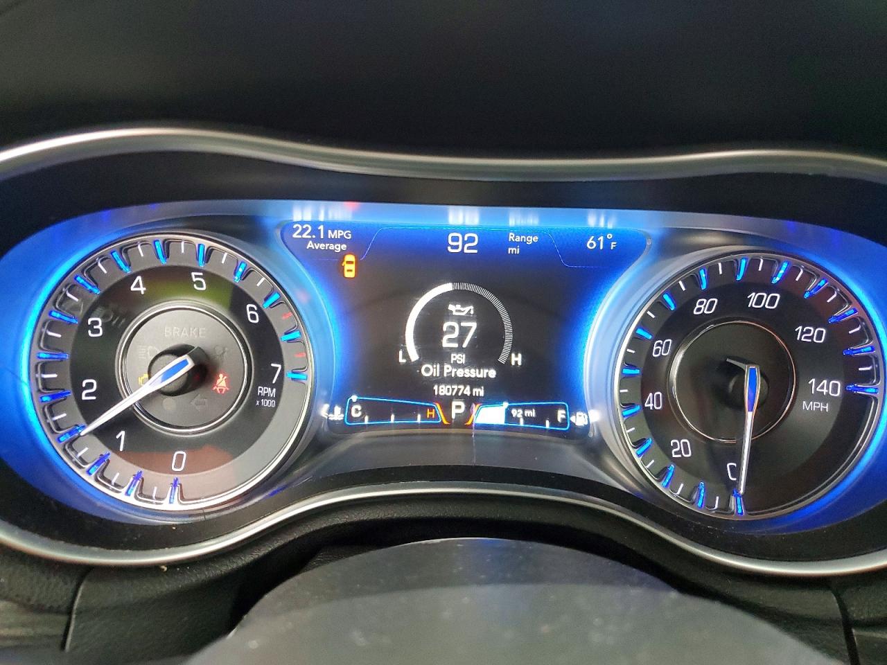 2018 CHRYSLER 300 TOURING photo 9