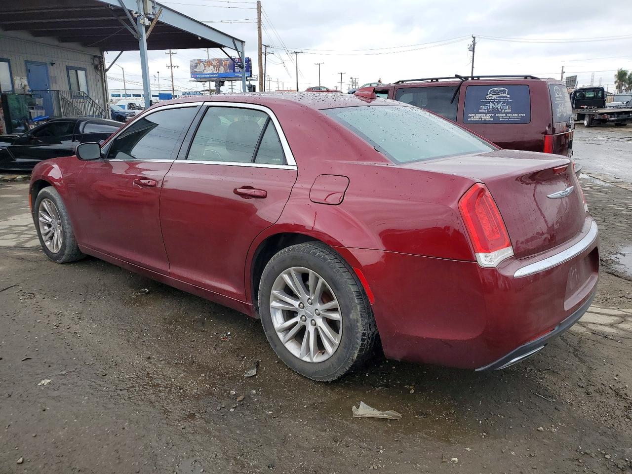 2018 CHRYSLER 300 TOURING photo 2