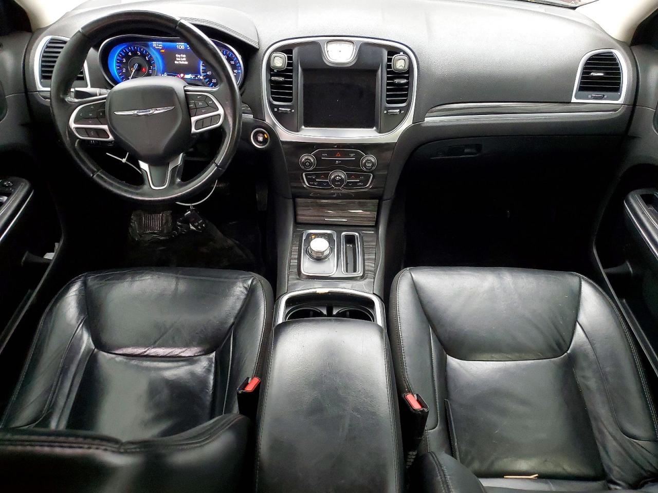 2018 CHRYSLER 300 TOURING photo 8