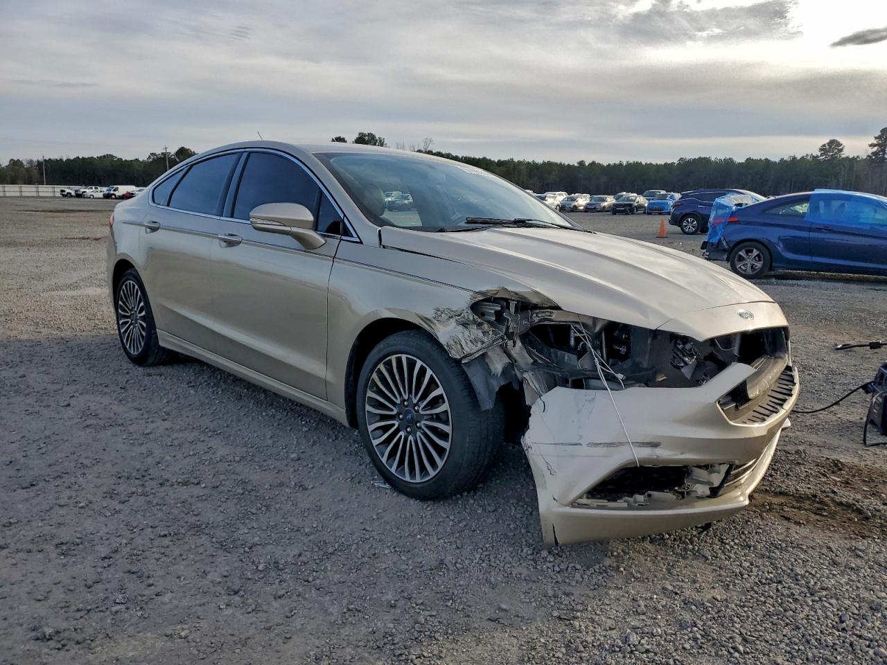 2017 FORD FUSION SE photo 4