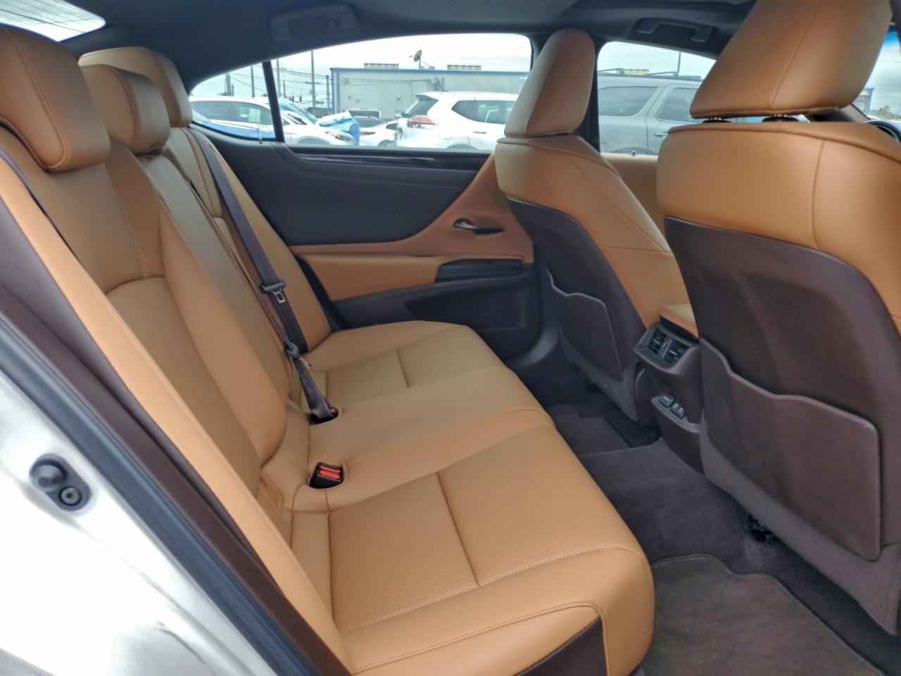 2020 LEXUS ES 350 photo 10