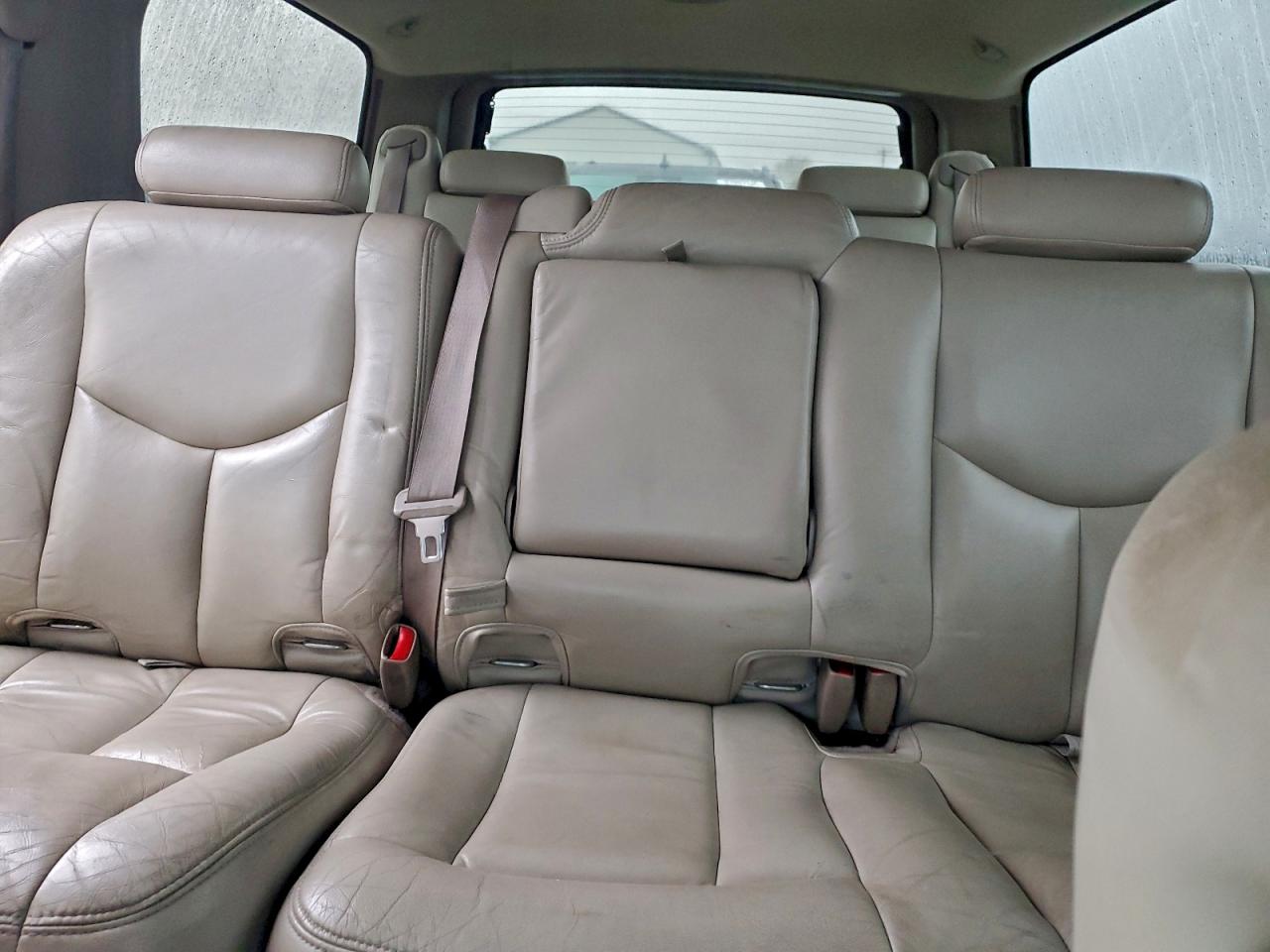 2003 GMC YUKON XL K1500 photo 10