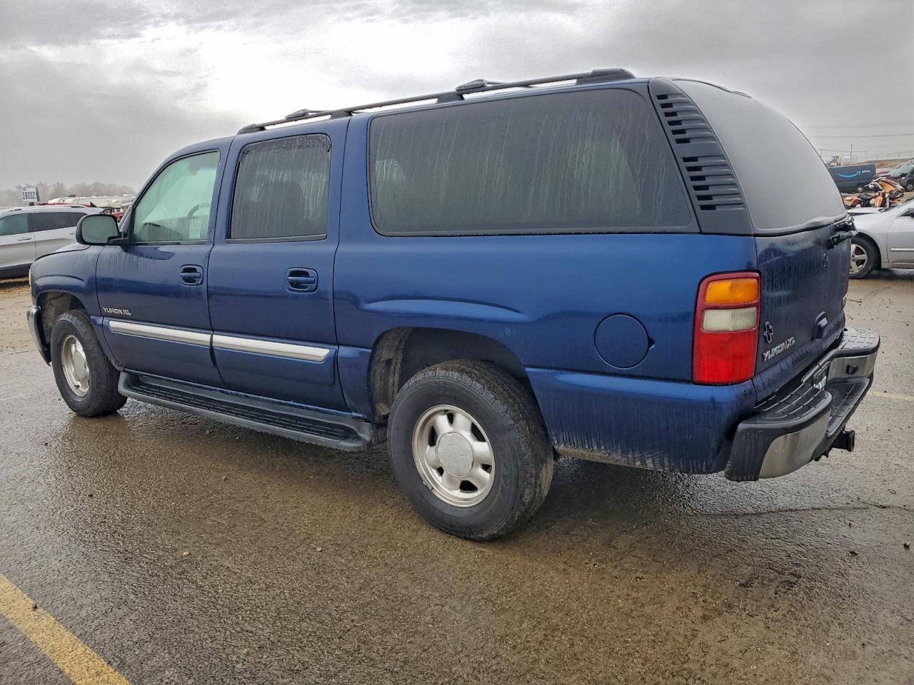 2003 GMC YUKON XL K1500 photo 2