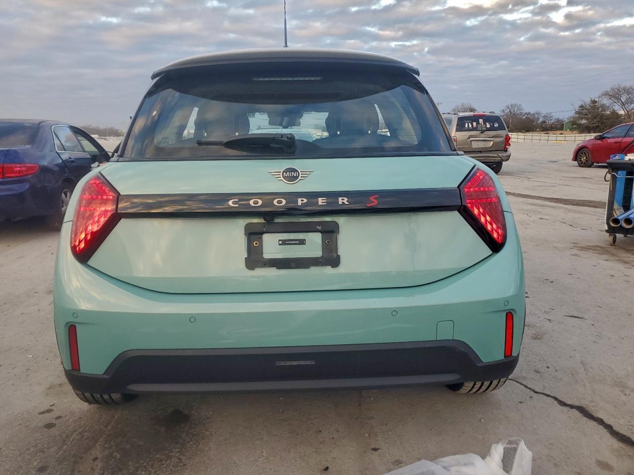 2025 MINI COOPER S photo 6