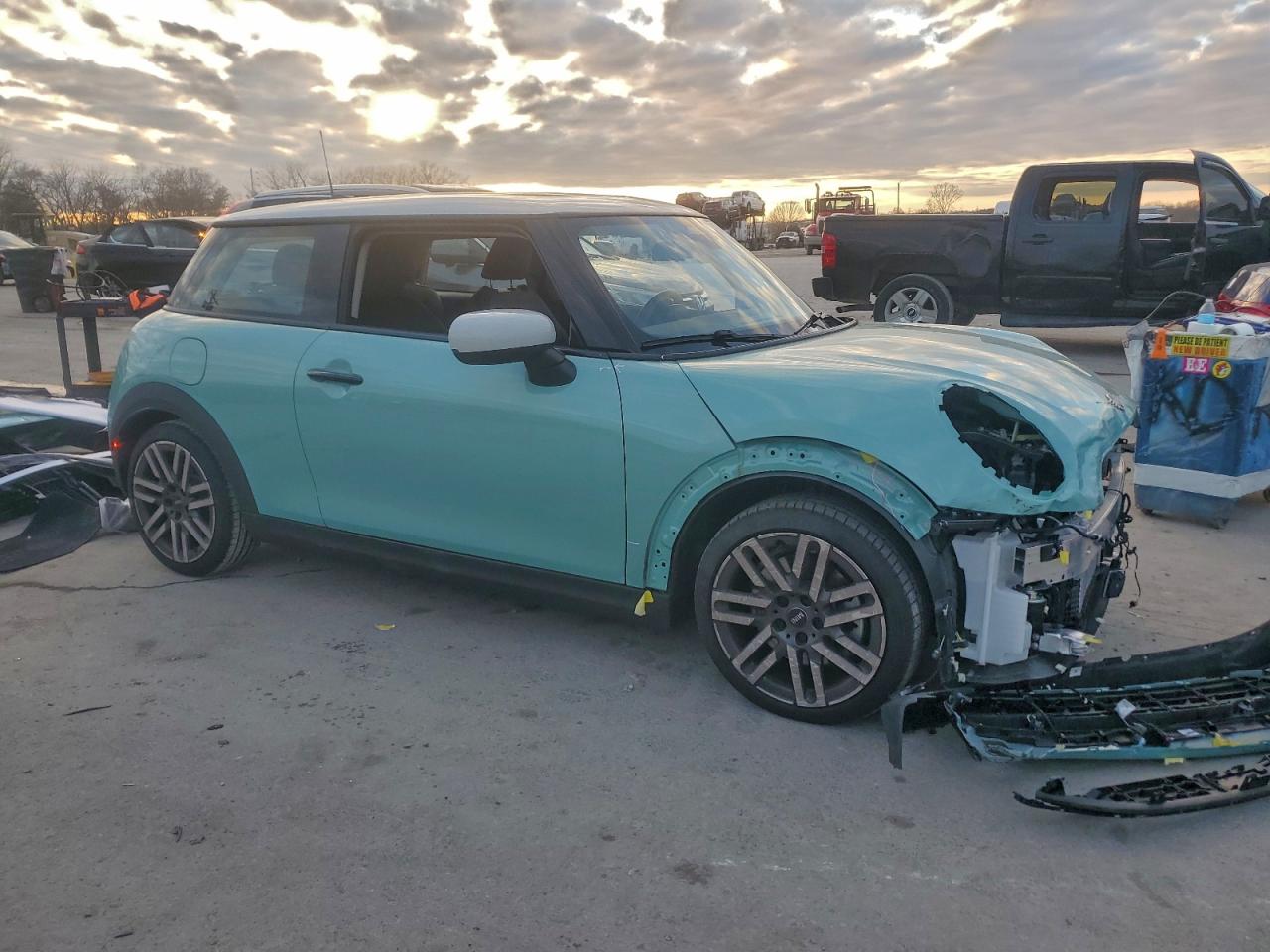 2025 MINI COOPER S photo 4