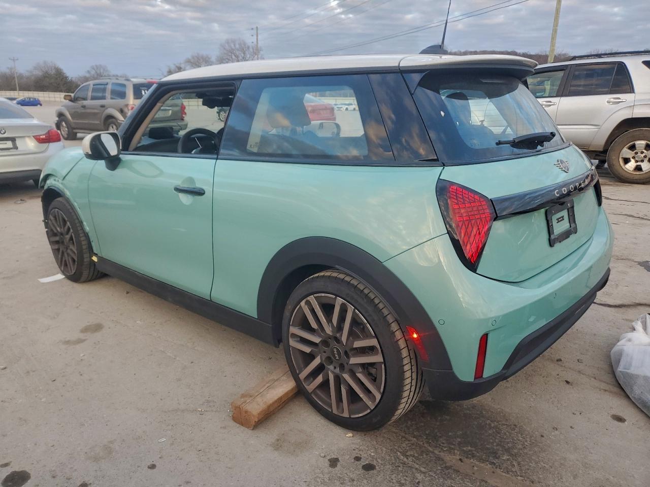 2025 MINI COOPER S photo 2