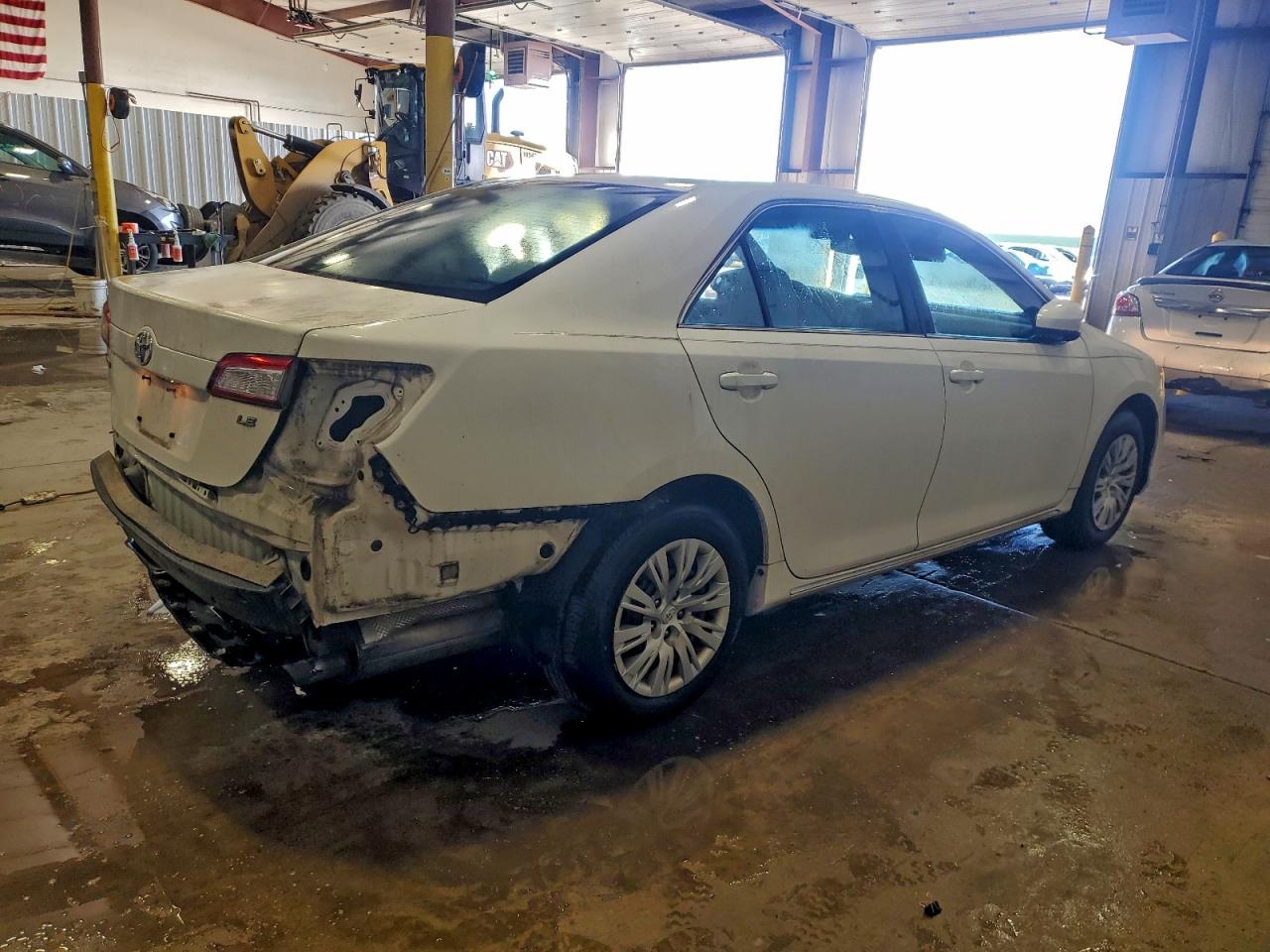 2013 TOYOTA CAMRY L photo 3