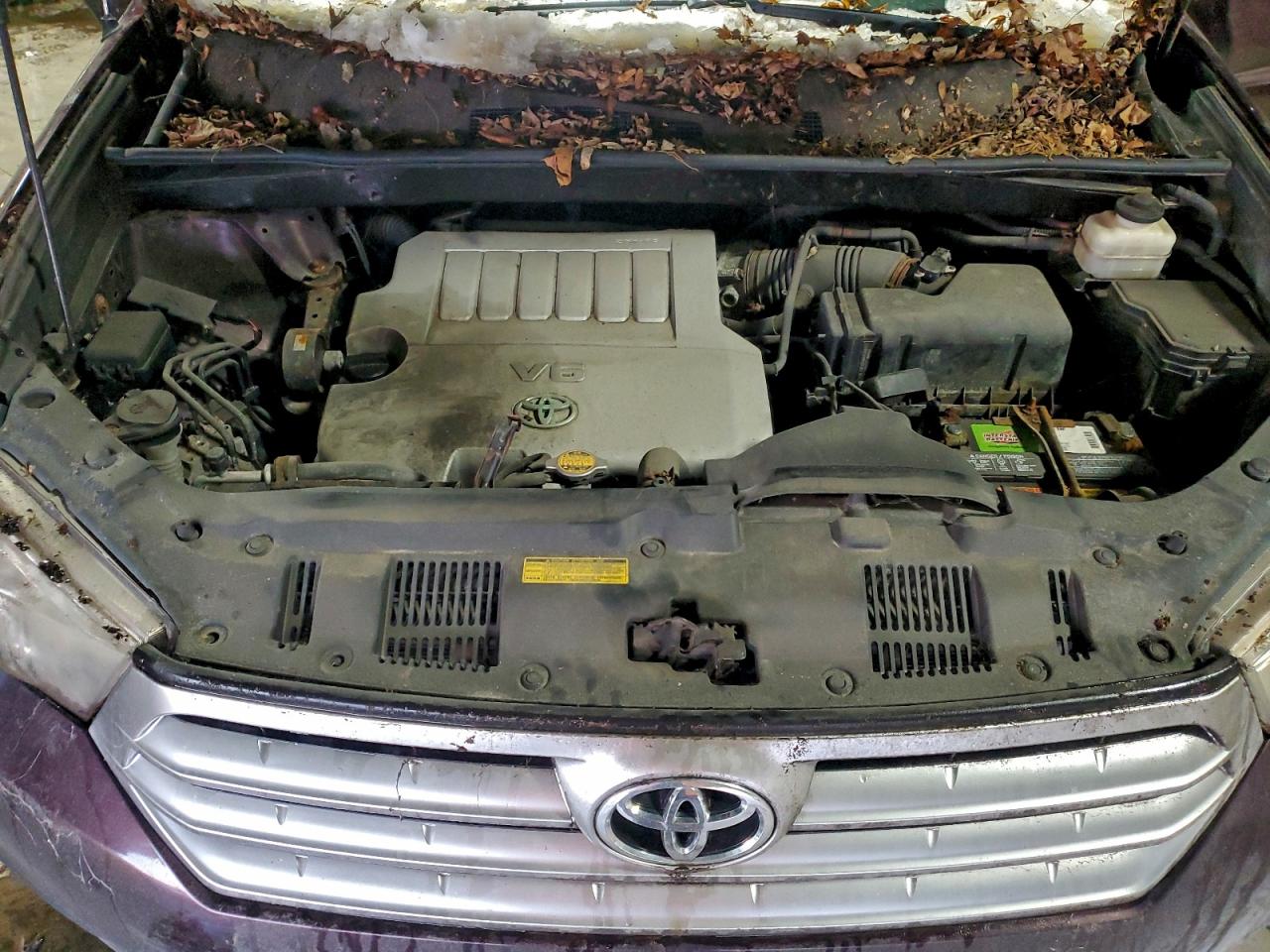 2011 TOYOTA HIGHLANDER BASE photo 11
