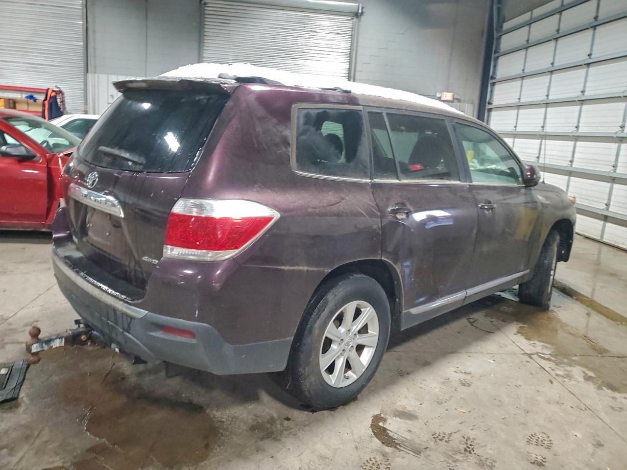 2011 TOYOTA HIGHLANDER BASE photo 3