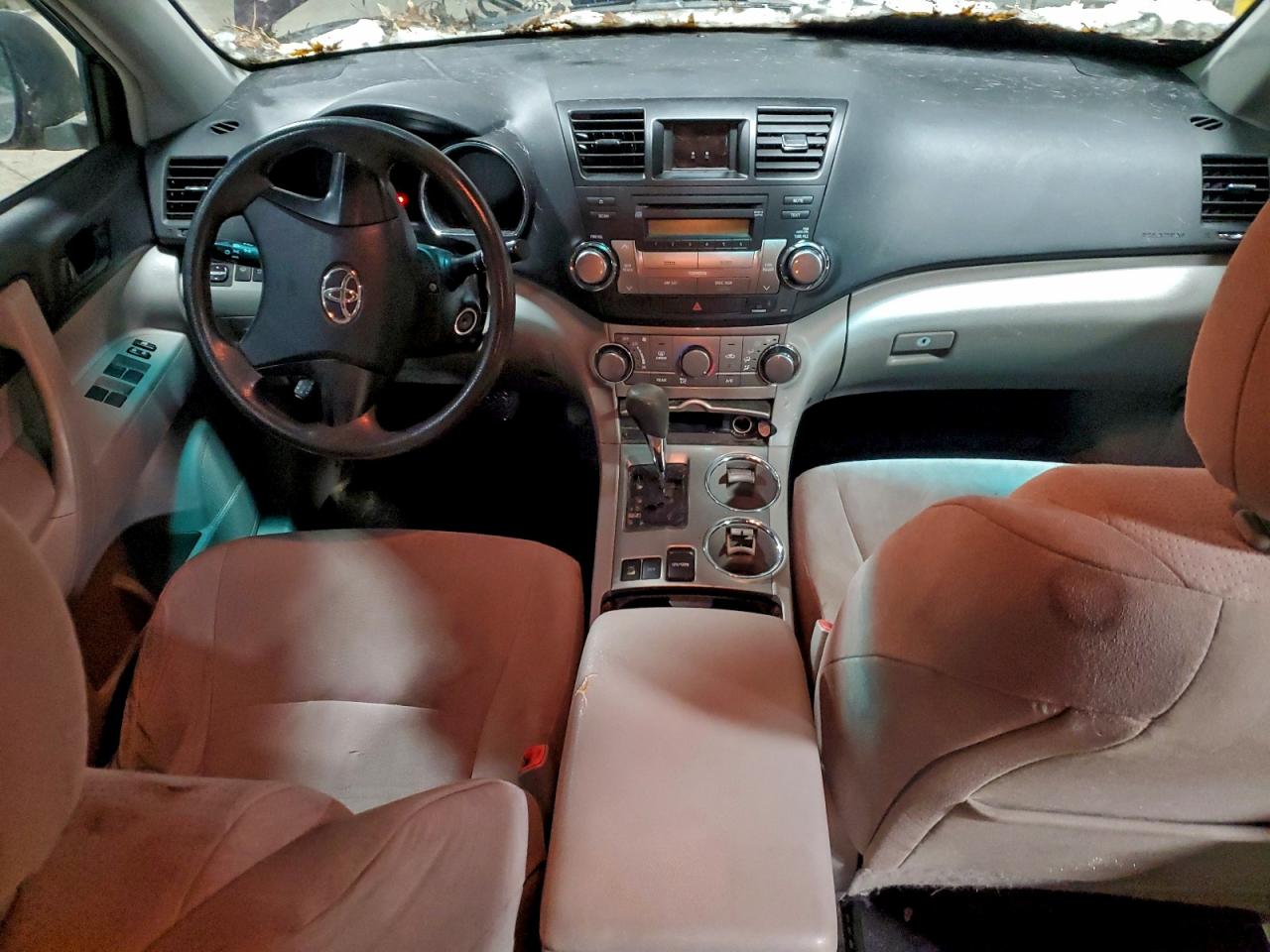 2011 TOYOTA HIGHLANDER BASE photo 8