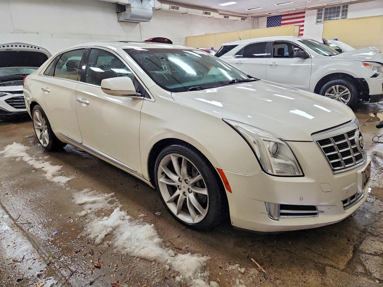 2014 CADILLAC XTS LUXURY COLLECTION photo 4