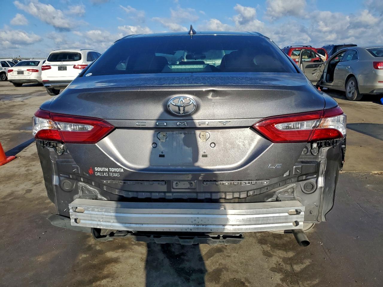2020 TOYOTA CAMRY LE photo 6