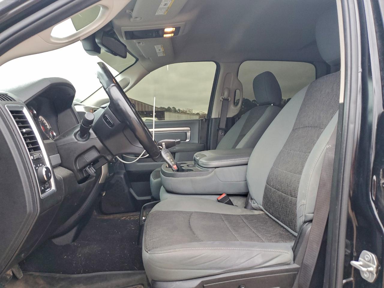 2019 RAM 1500 CLASSIC SLT photo 7