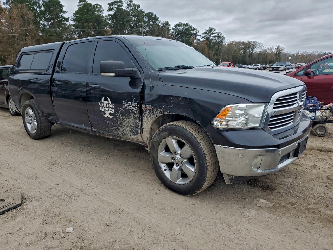 2019 RAM 1500 CLASSIC SLT photo 4