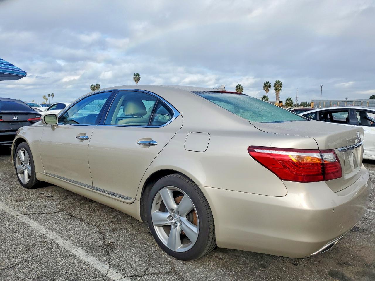 2012 LEXUS LS 460 photo 2
