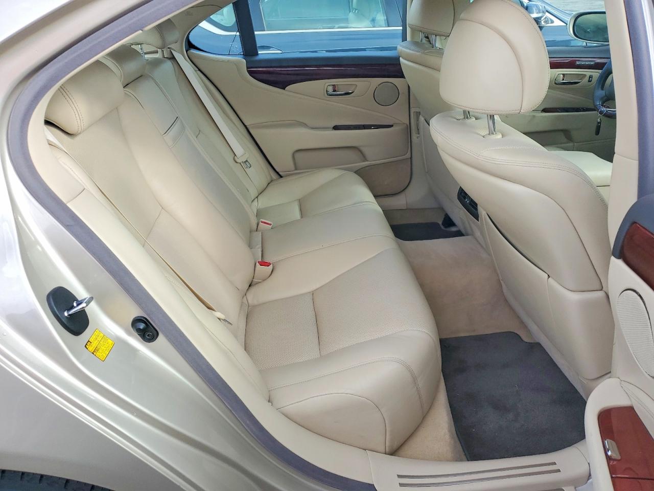 2012 LEXUS LS 460 photo 10
