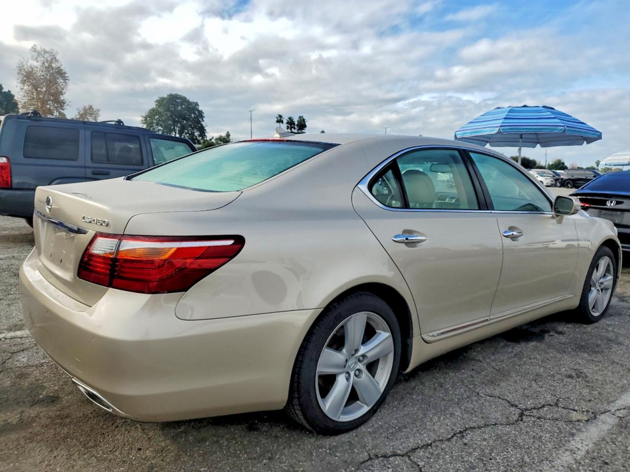 2012 LEXUS LS 460 photo 3