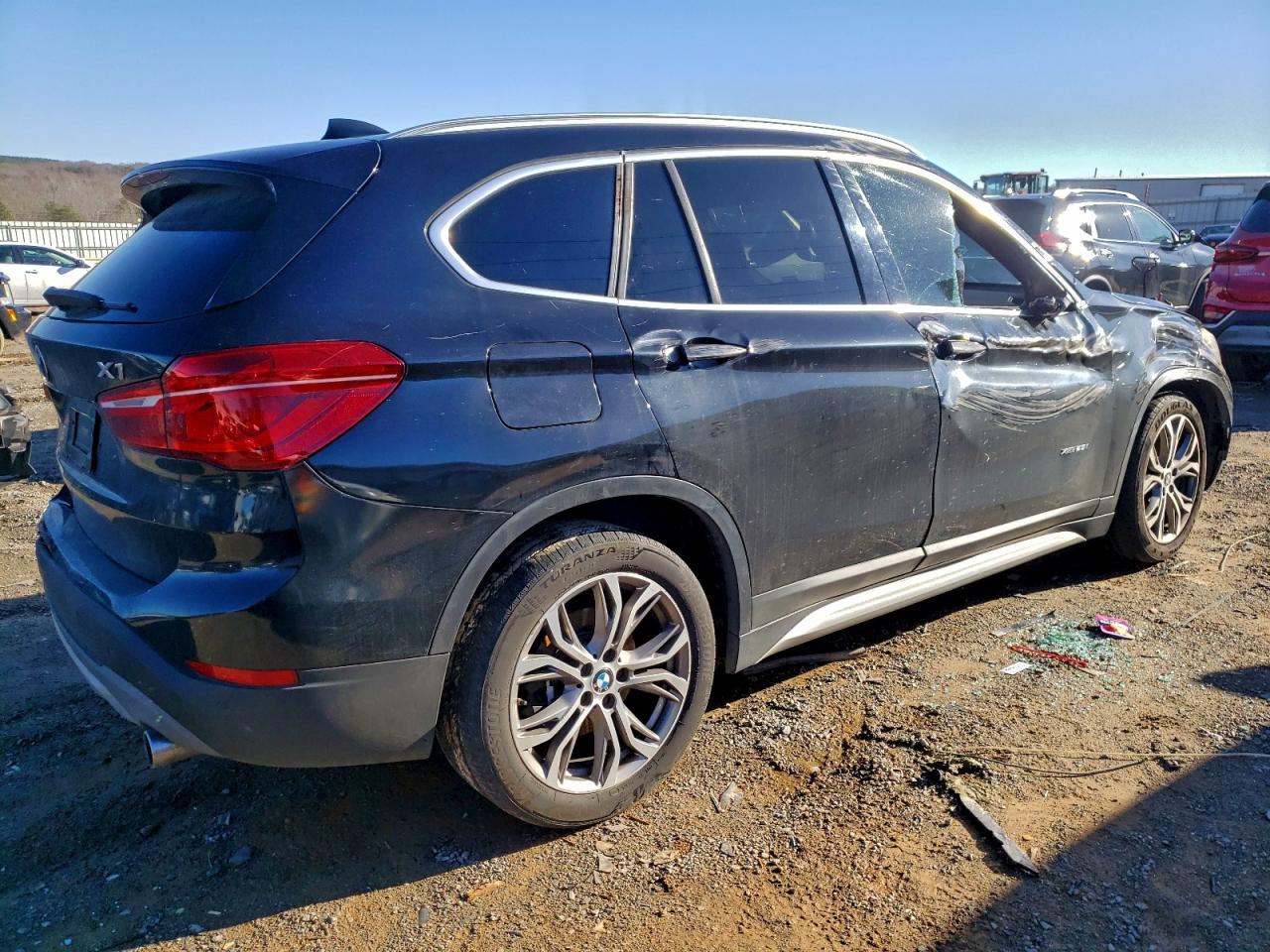 2016 BMW X1 XDRIVE28I photo 3
