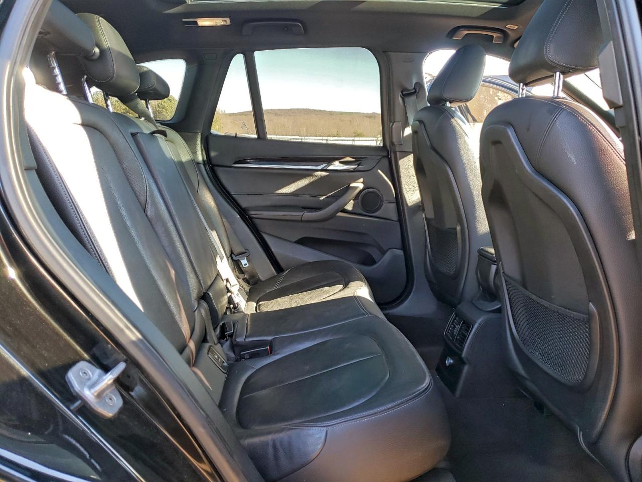 2016 BMW X1 XDRIVE28I photo 11