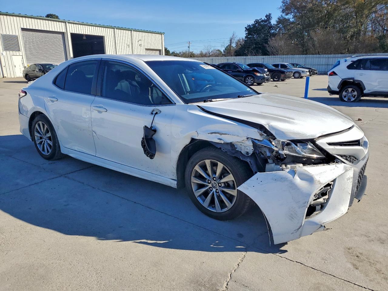 2020 TOYOTA CAMRY SE photo 4