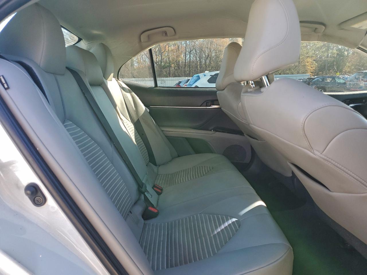 2020 TOYOTA CAMRY SE photo 10