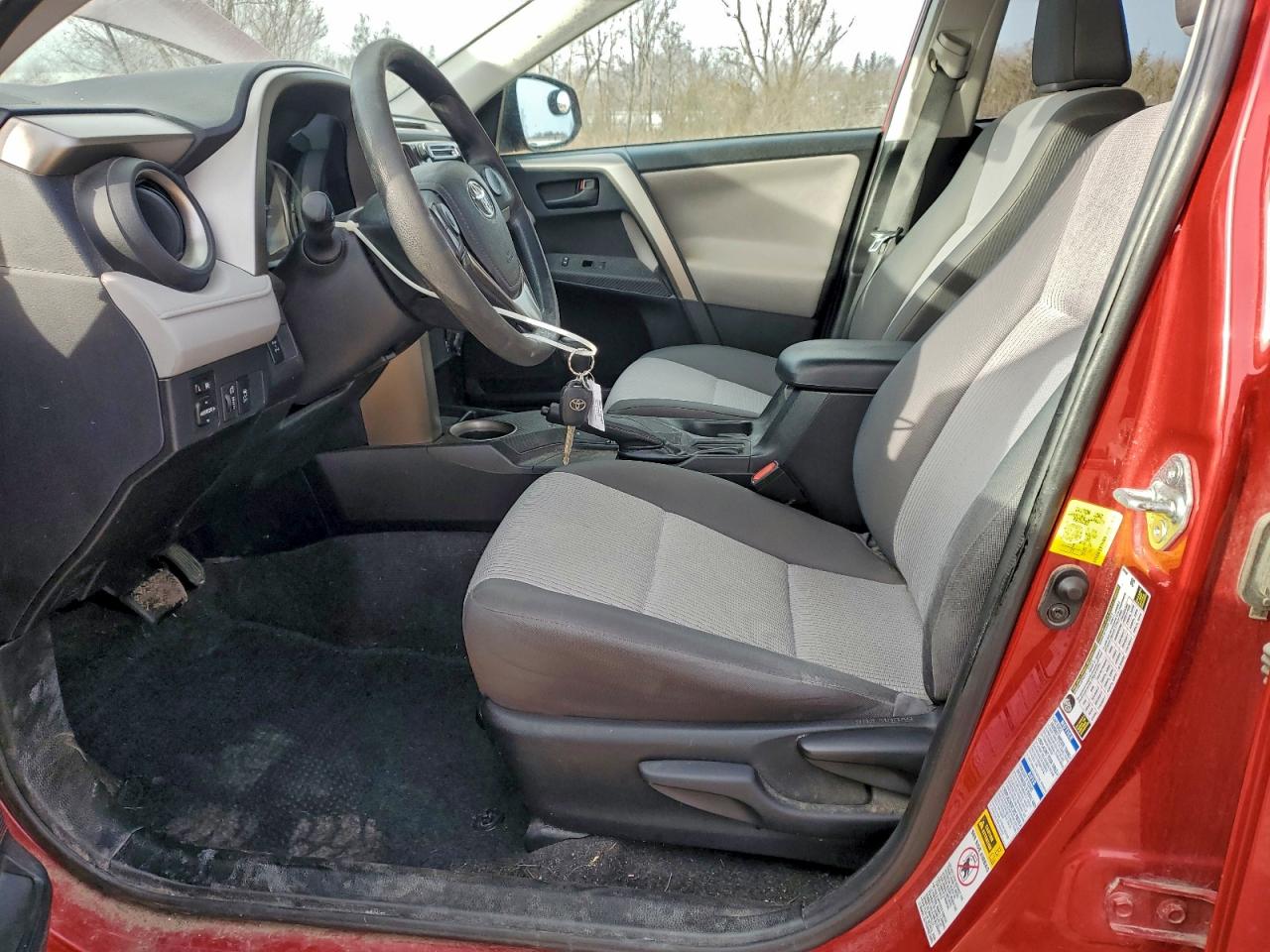 2014 TOYOTA RAV4 LE photo 7