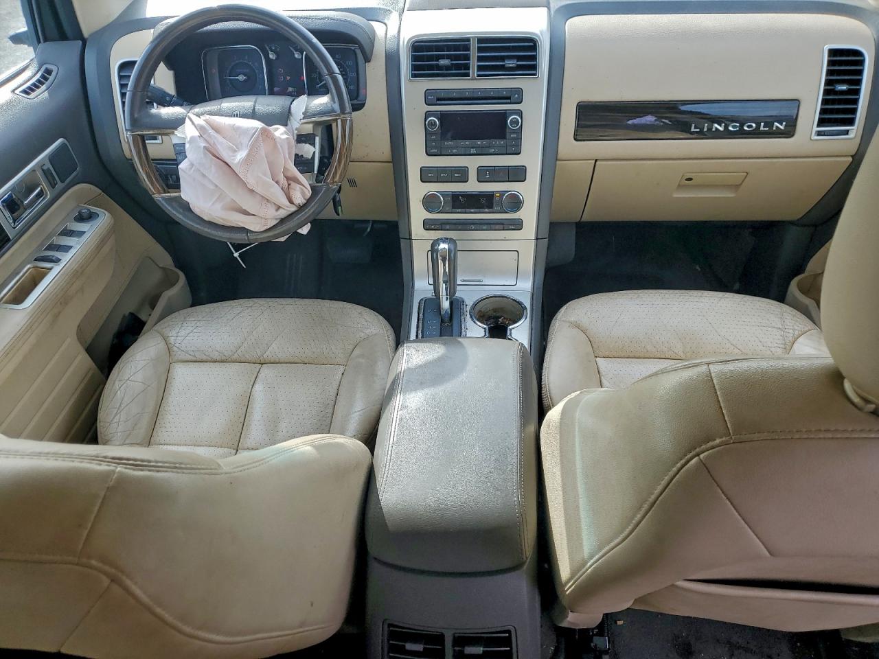 2010 LINCOLN TOWNHOUSE MKX photo 8