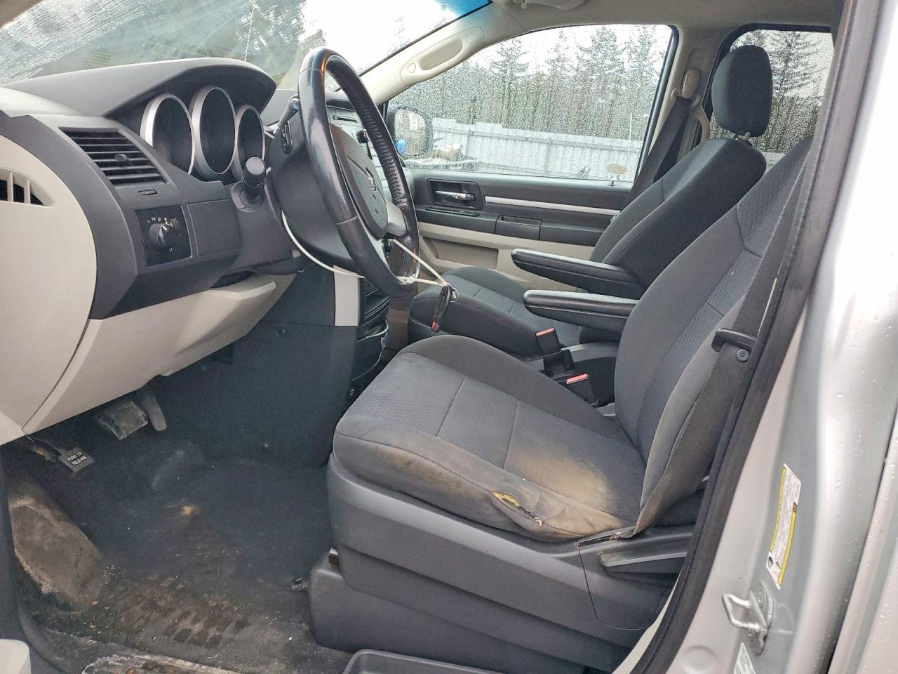 2010 DODGE GRAND CARAVAN SE photo 7